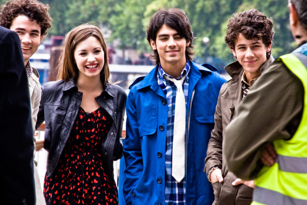 "Demi Lovato and Jonas Brothers", Garry Knight, Flickr, CC BY-SA 2.0